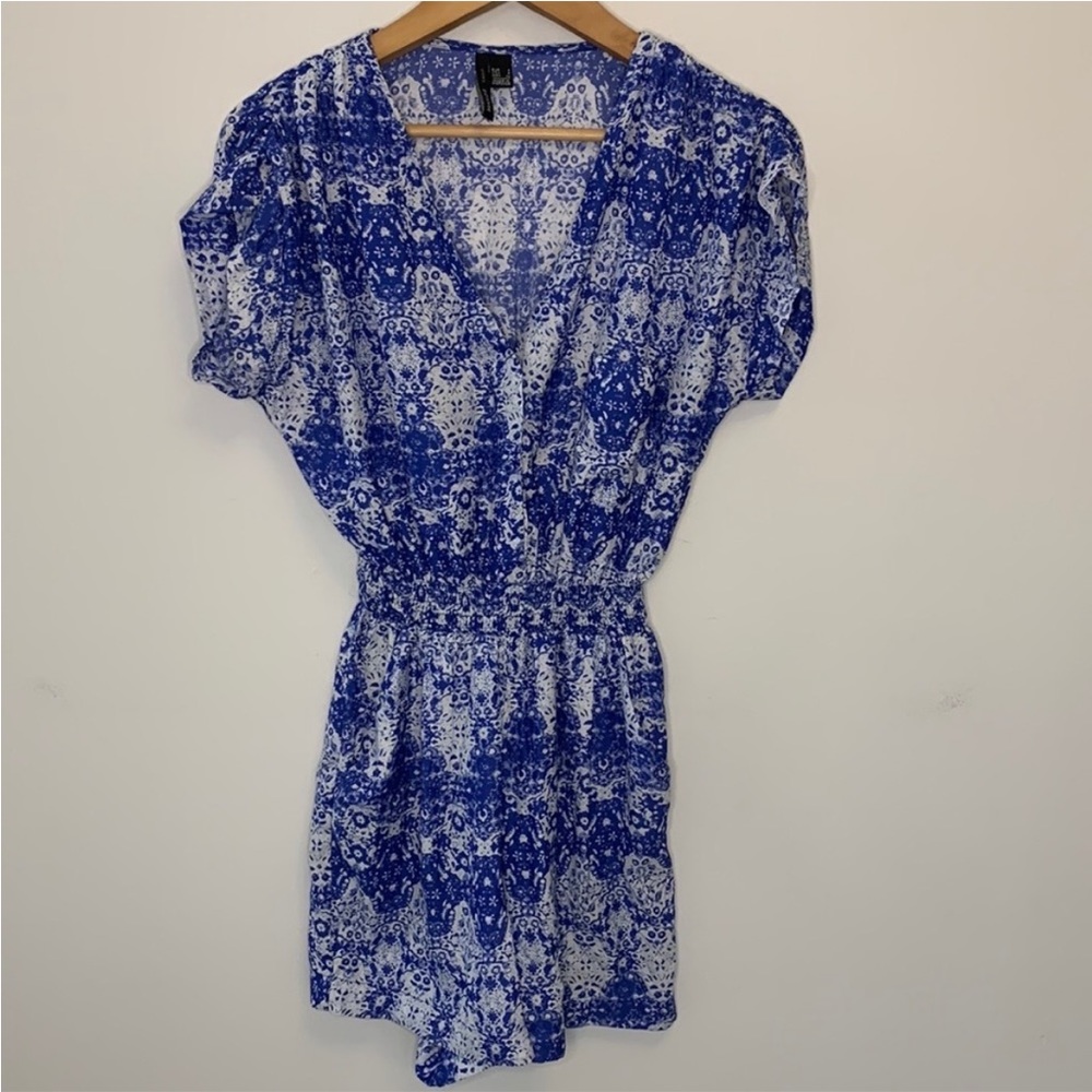 MANGO Casual Blue white romper shirt sleeves pockets shoulder ruching size 4